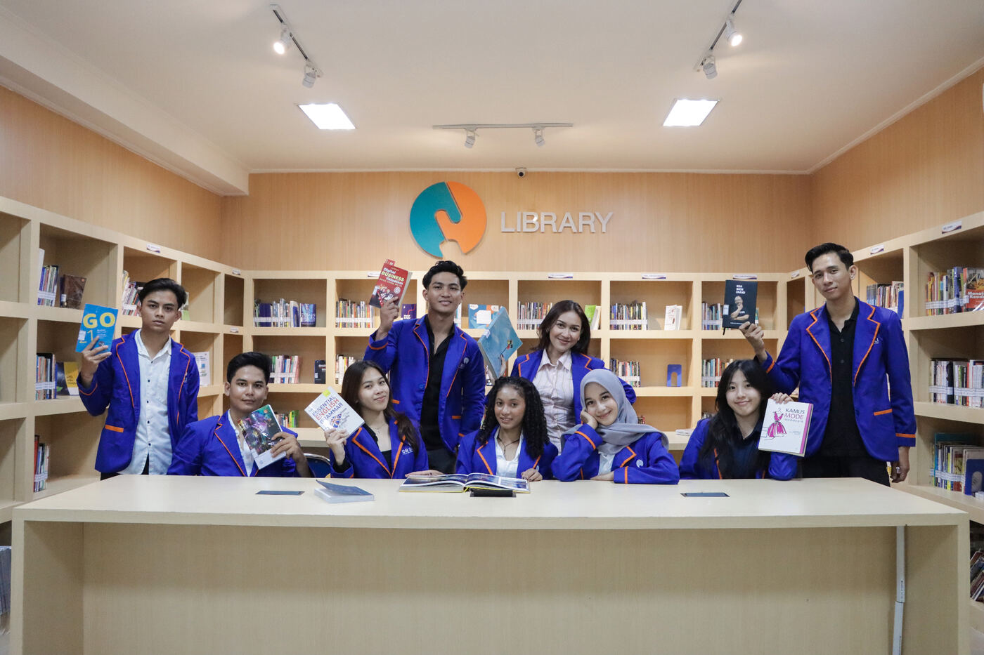 Suasana studio kreatif IDB Bali